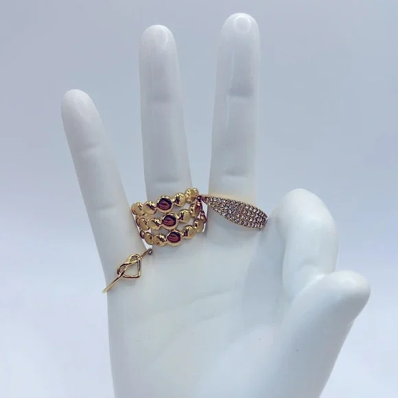 Gift Bundle of 3 Rings & Mini Storage - Picture 3 of 9